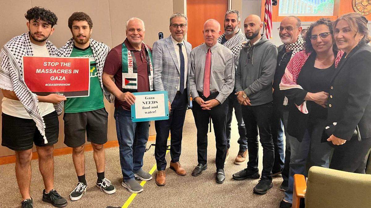A group of Palestinian Americans and Sacramento Mayor Darrell Steinberg spoke to each other Tuesday after the city council meeting. Steinberg, who is Jewish, and the public speakers reached common ground when discussing the war between Israel and Hamas.