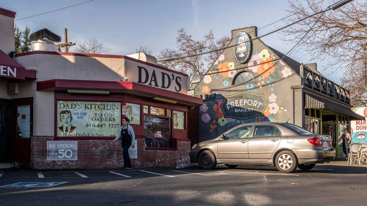 Dad’s Kitchen will close its Land Park location on July 28.