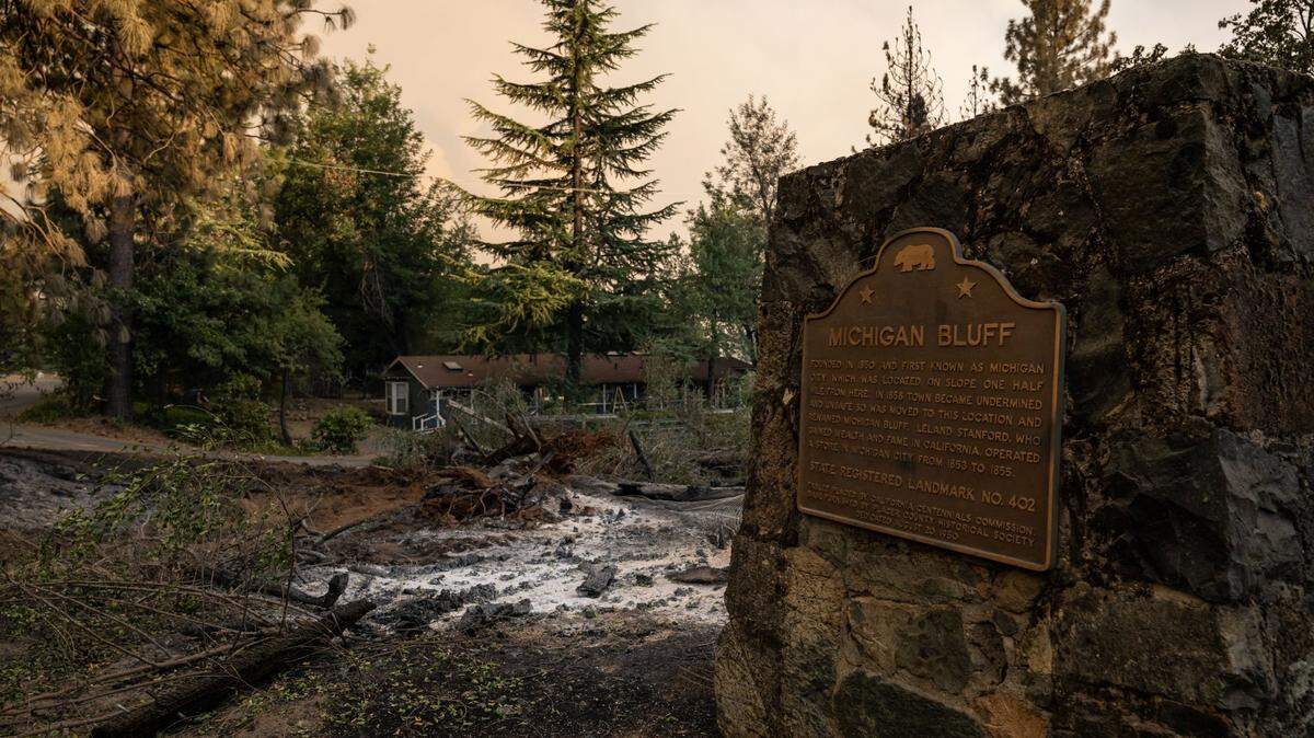 Mosquito Fire updates: Wildfire grows overnight, improved Saturday smoke forecast
