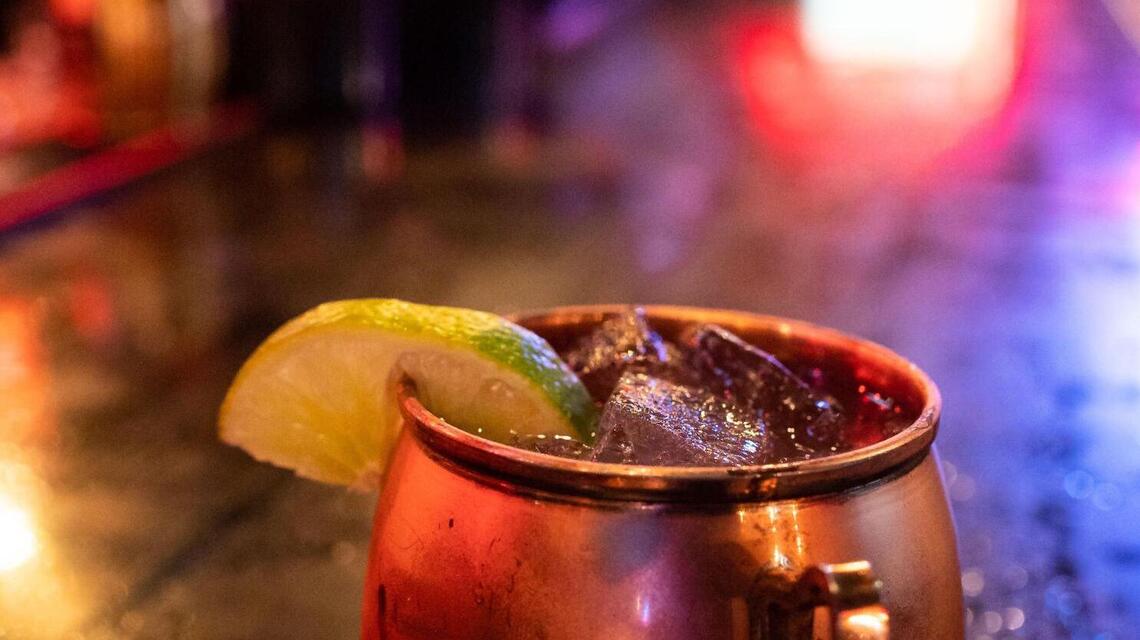 Cocktails to go? California bill lets restaurants continue offering takeout alcohol
