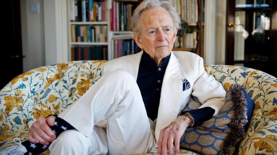 Tom Wolfe, novelist and pioneer of New Journalism, dies at 88
