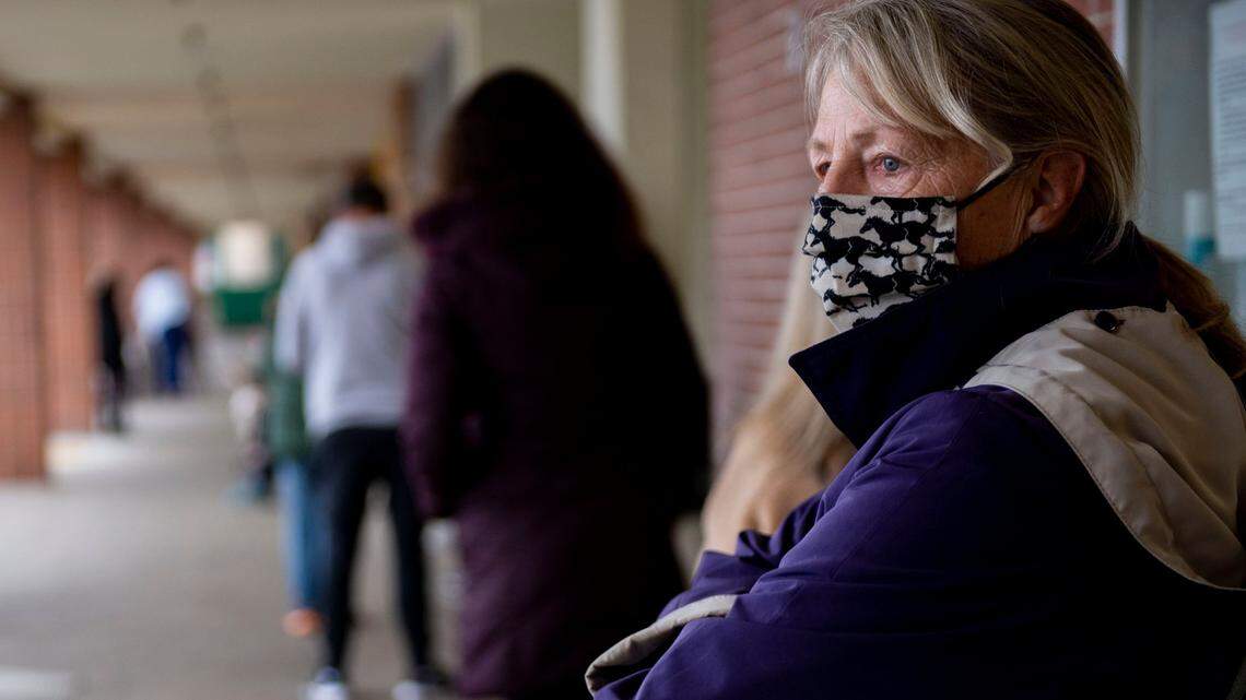 Waiting and hoping: COVID-19 vaccine chasers seek out leftover doses in Sacramento