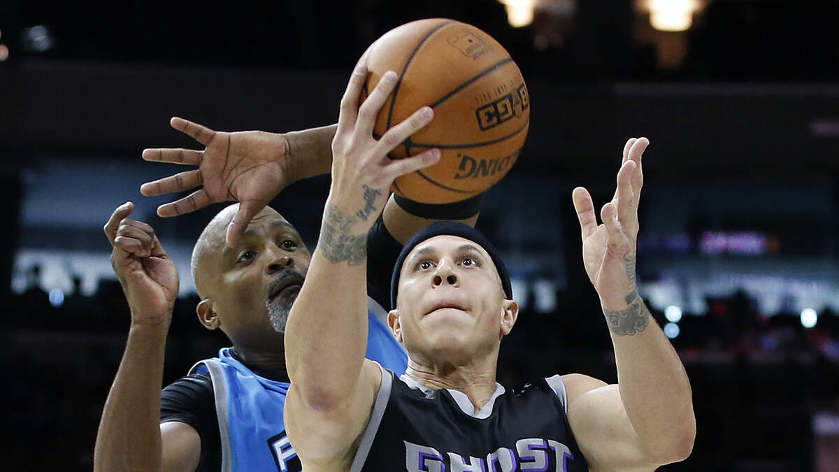 Mike Bibby attempts a shot as Power’s Cuttino Mobley defends during the first half of a BIG3 Basketball League game in Philadelphia in 2017.