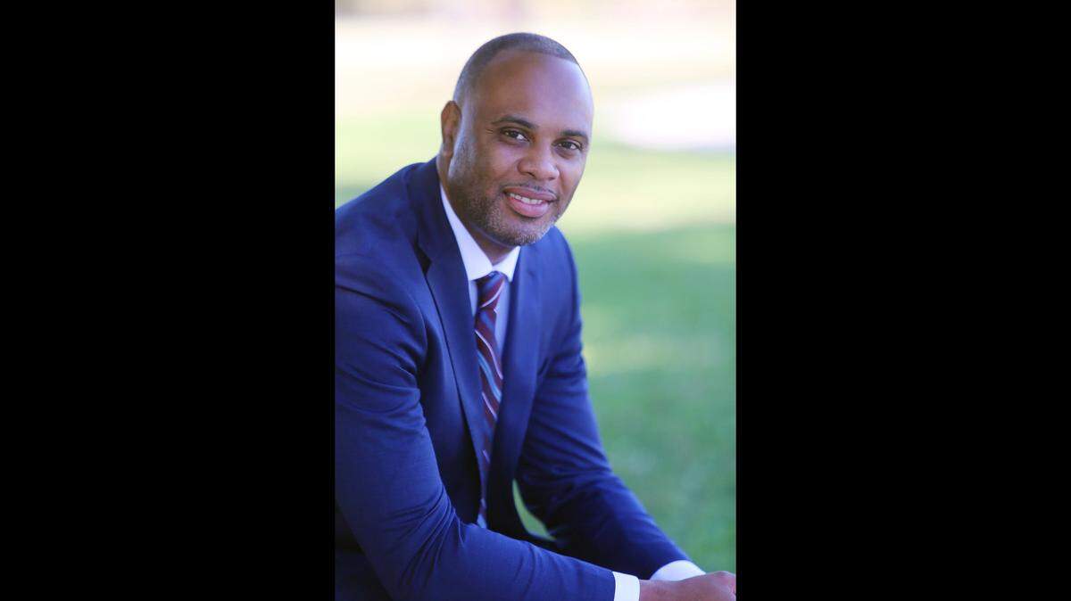 Pastor Les Simmons is running for Sacramento City Council in the March 2020 election.