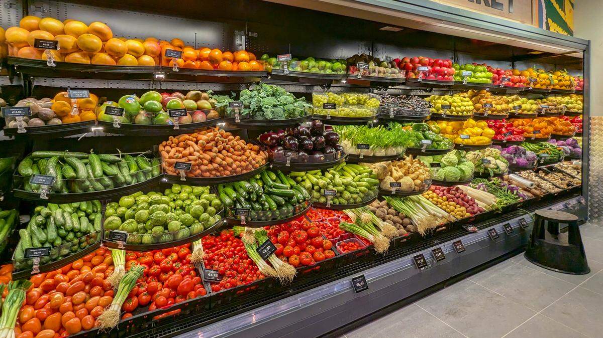 Here’s which Belleville-area grocery stores will be open or closed Easter Sunday.
