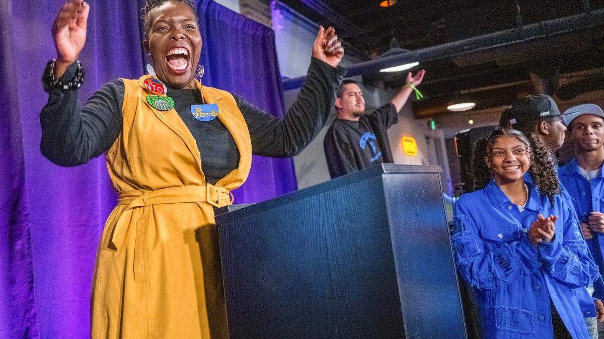 Sacramento mayoral candidate Flojaune Cofer thanks supporters during an Election Night party at Tipsy Putt in downtown Sacramento on Tuesday, Nov. 5, 2024.