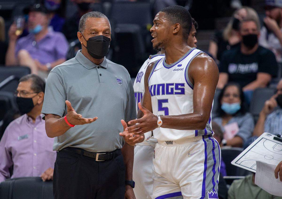 Sacramento Kings Assistant Coach Alvin Gentry talks with D’Aaron Fox during a preseason game against the Phoenix Suns on Oct. 4, 2021. The Sacramento Kings General Manager Monte McNair announced the firing of Luke Walton on Sunday, Nov. 21, 2021 and name Gentry the interim head coach.