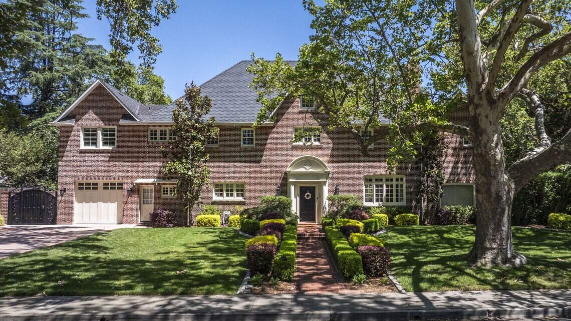 See Sacramento’s 1925 Fab 40s home tied to harp-playing socialite, beloved nanny