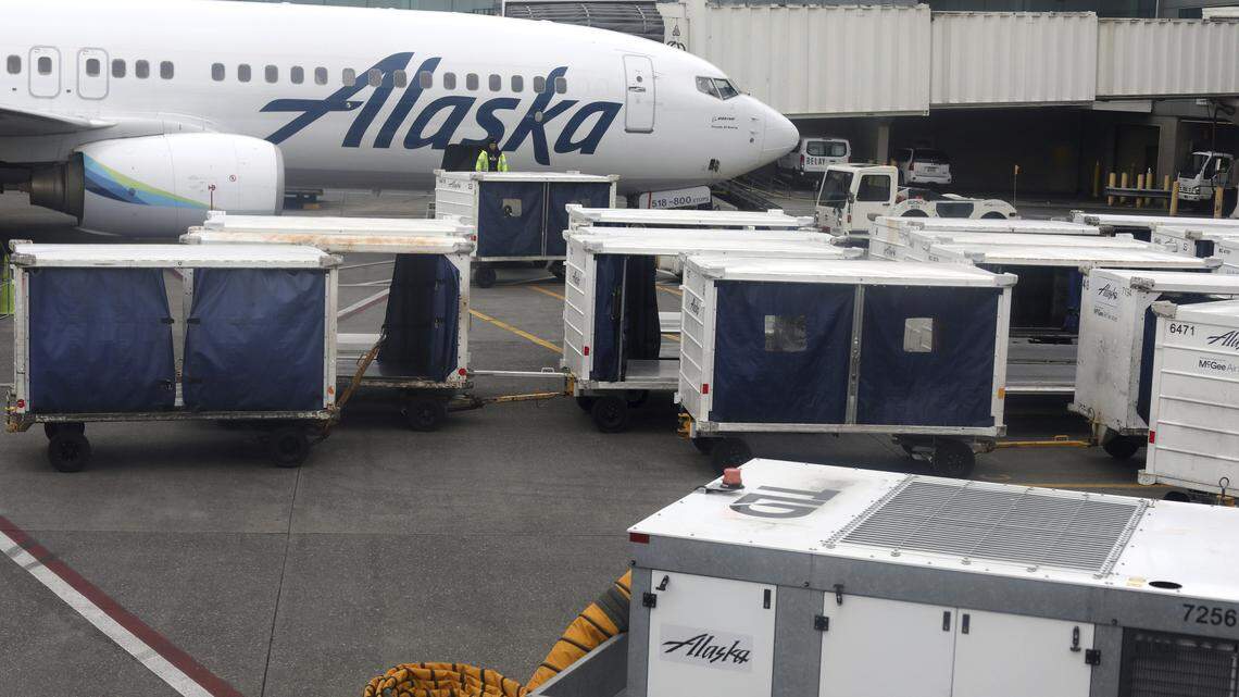An Alaska Airlines flight from San Francisco to Seattle made an emergency landing Monday night in Portland, Oregon, after passengers and crew detected a “strong smell” aboard