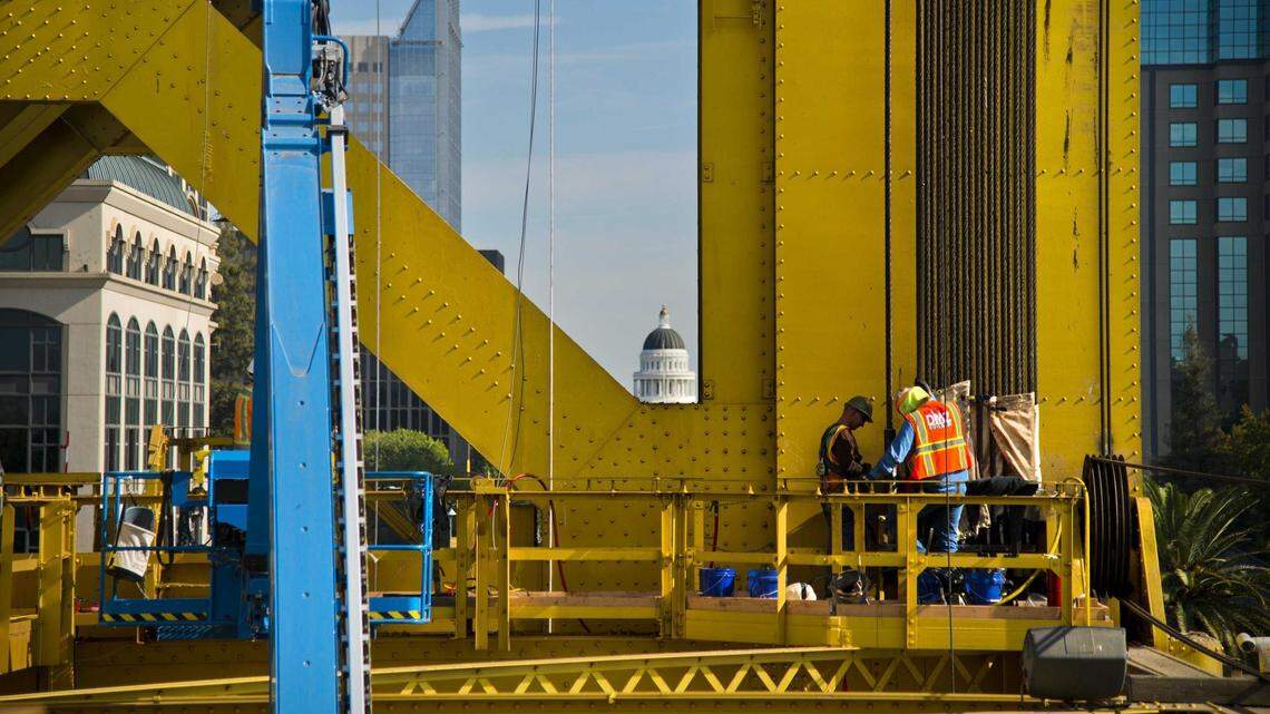 Tower Bridge work brings one-way traffic control over Sacramento River through fall