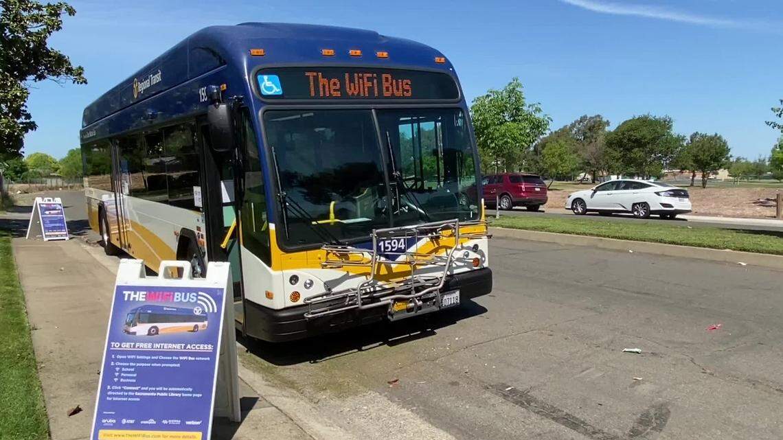 A Sacramento Regional Transit bus equipped with Wi-Fi internet in 2020.