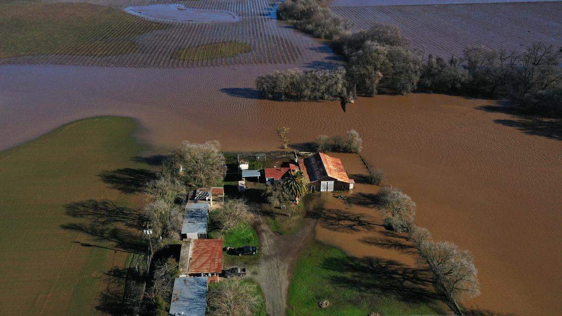Second levee fails after breach in south Sacramento County prompts higher-ground advisory