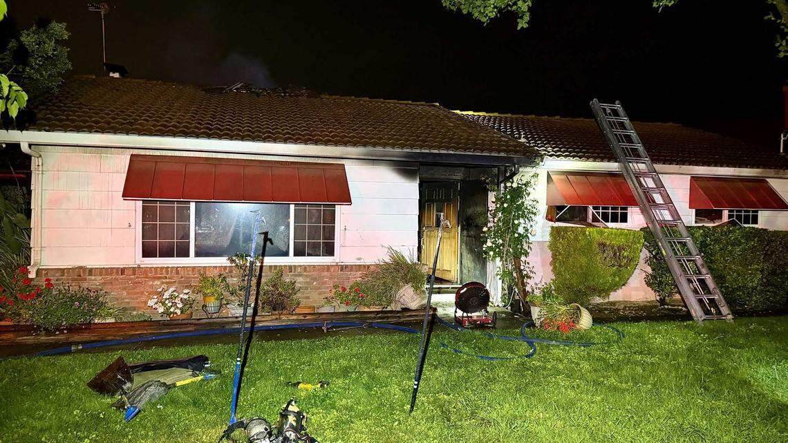 Sacramento-area fire crews rescue elderly woman trapped in burning Vineyard home