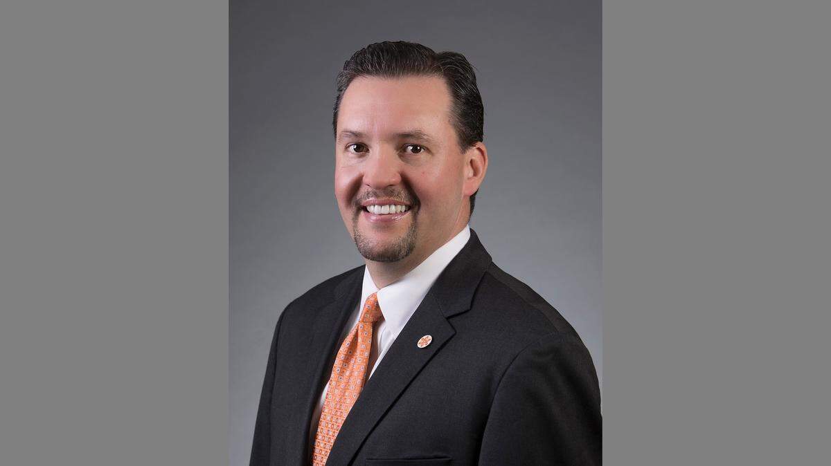 Edmundo Castañeda is leaving Mercy General.