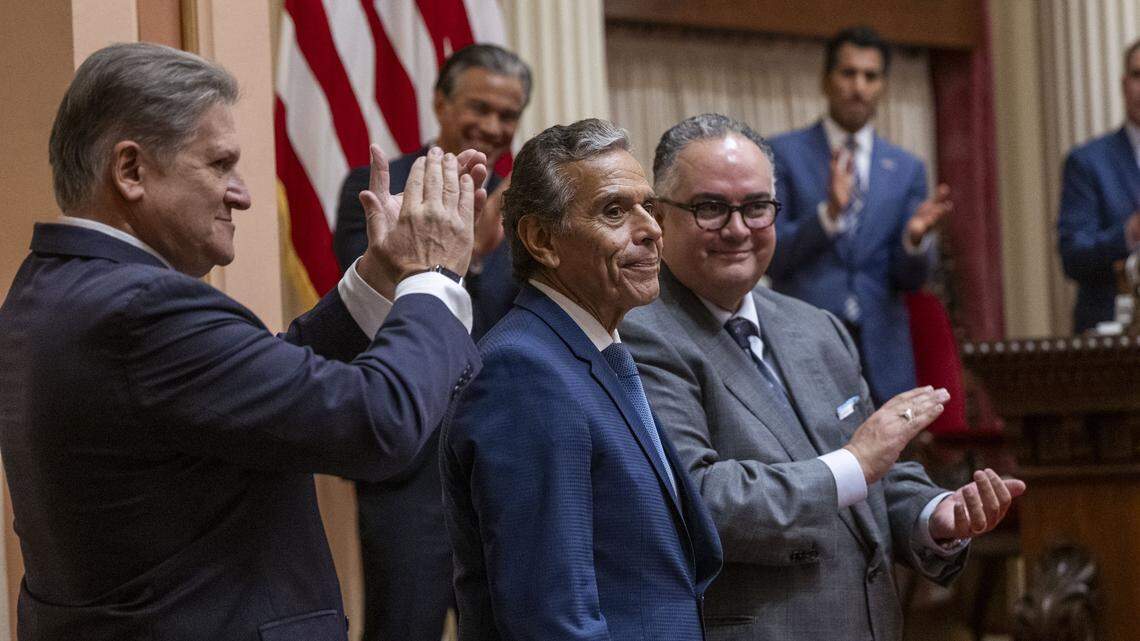 Villaraigosa promete recortar el gasto público si es elegido gobernador de California: “No habrá intocables”.