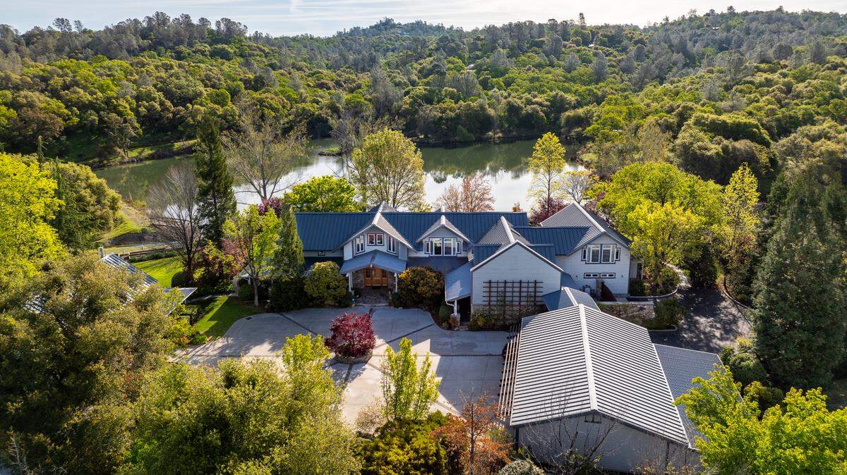 The 171-acre Grass Valley, California ranch includes a centerpiece home that spans 6,700 square feet.