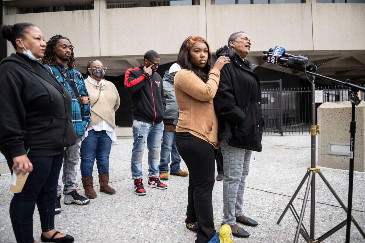 Annette Hilburn is comforted by granddaughter Dymin as she talks Wednesday about the death of her son Serrano Stingley. Stingley, who suffered from mental illness, was was hospitalized after suffering a serious medical emergency while being detained by Sacramento Sheriff’s deputies on Dec. 6.