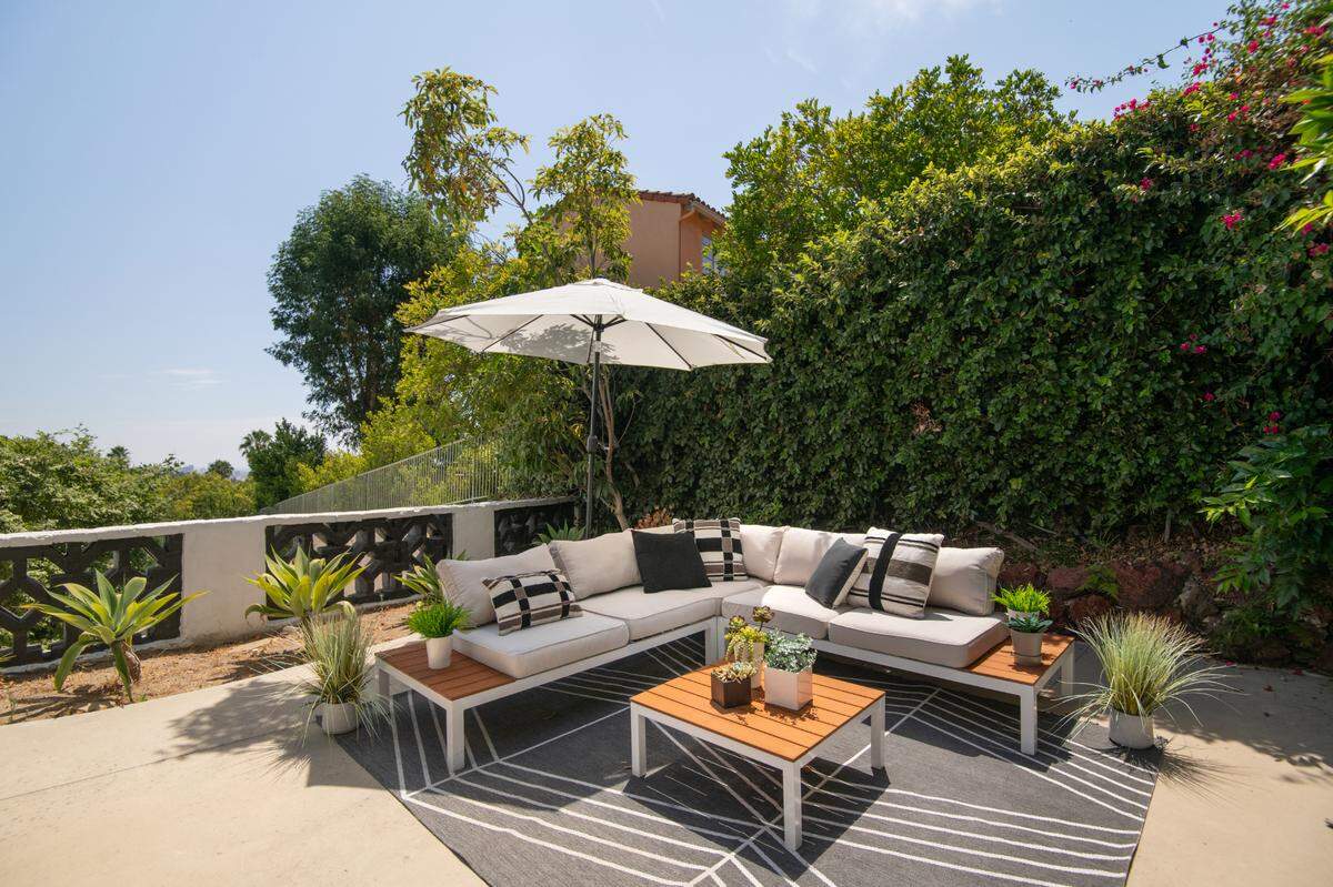 The views of this home for sale in Los Angeles, California for $3.49 million are extraordinary.