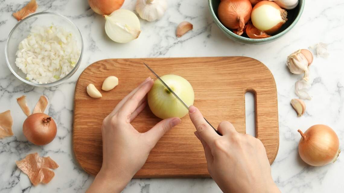 Your diet may shape body odor more than deodorant, and clinicians say the fix is on your plate