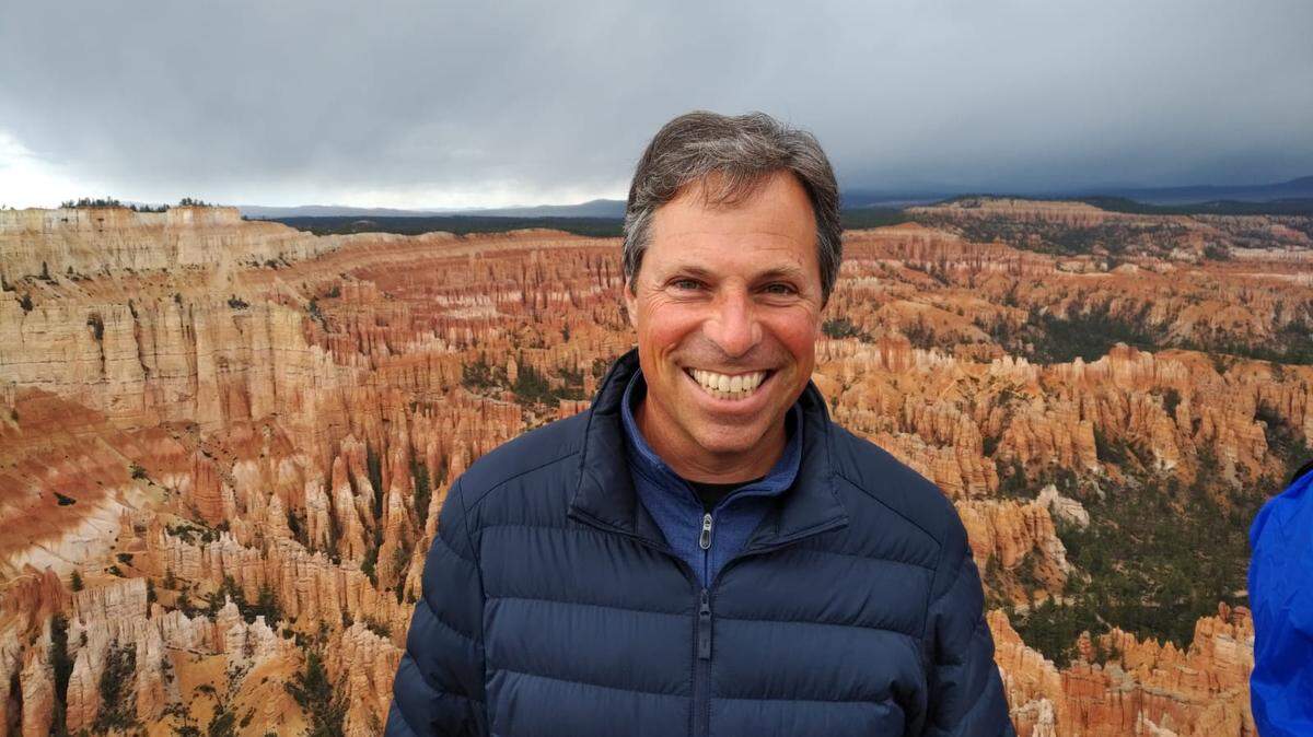 Alan Ross has launched the Chris Kindness Award that rewards $1,000 every month to someone who’s committed a kind act.