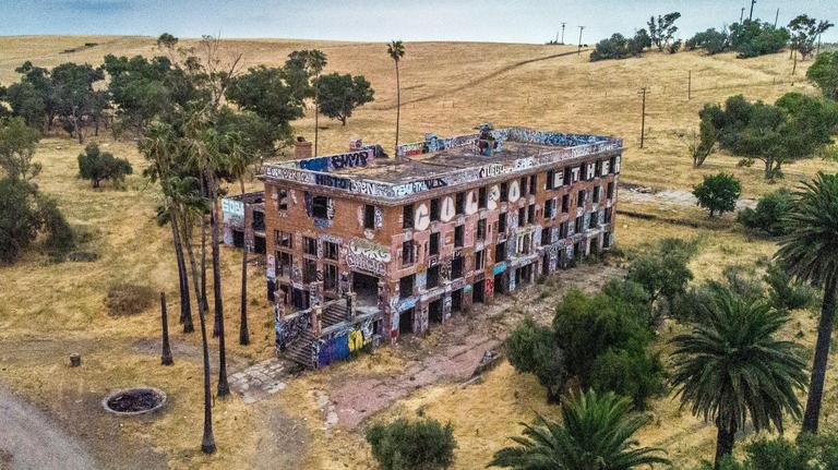 Abandoned California Delta hotel once served as WWII interrogation center