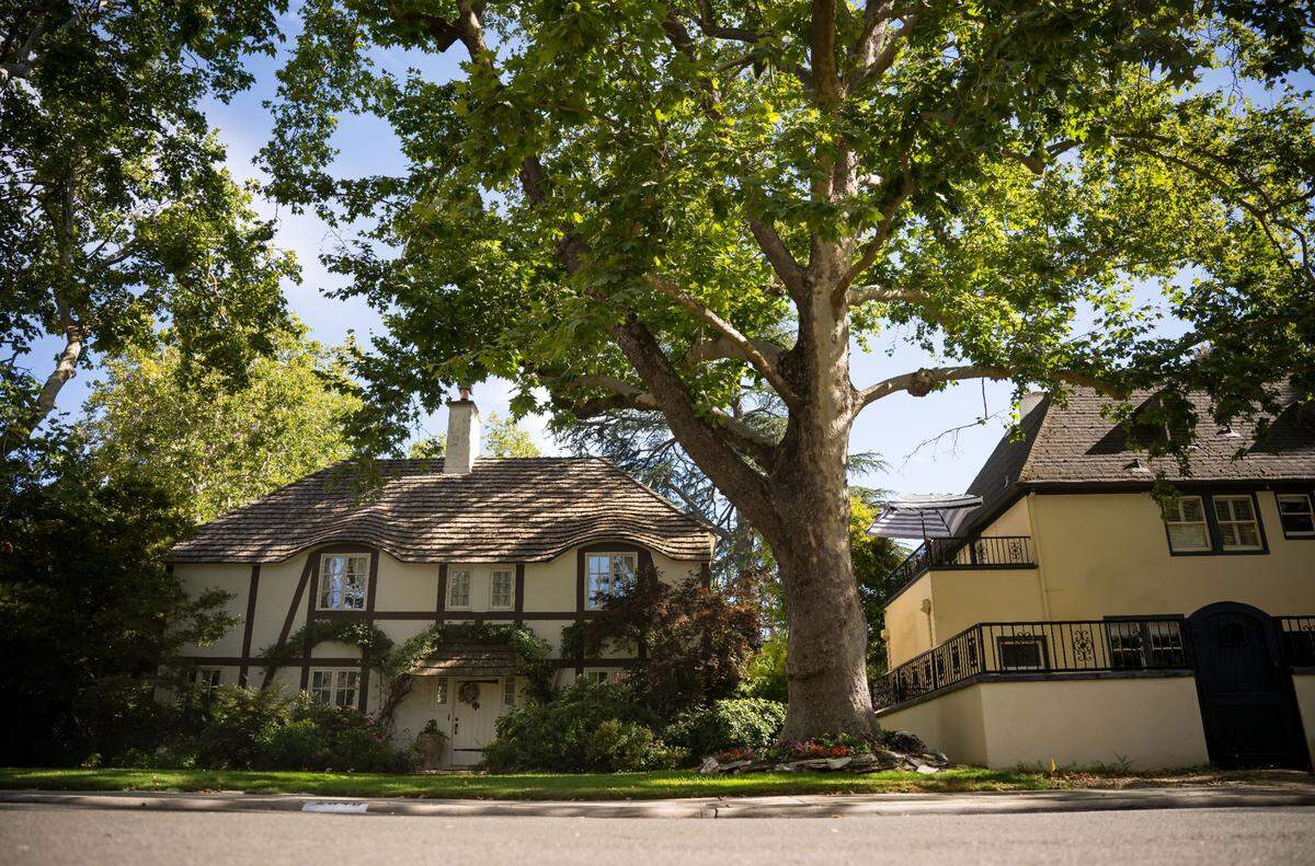 The “Anne Hathaway Cottage,” designed by prominent local architects Dean & Dean and built by South Curtis Oaks developer J.C. Carly in 1923, is seen at 2640 Montgomery Way on Tuesday in Sacramento’s Curtis Park neighborhood. The home, intended to be similar to the English home of William Shakespeare’s wife, is recognized as historic.