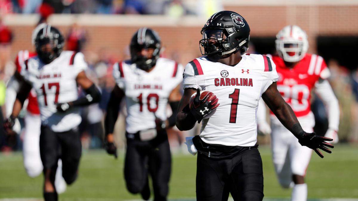South Carolina wide receiver Deebo Samuel (1) runs en route to a 90-yard kickoff return for a touchdown against Mississippi on Nov. 3, 2018, in Oxford, Miss.