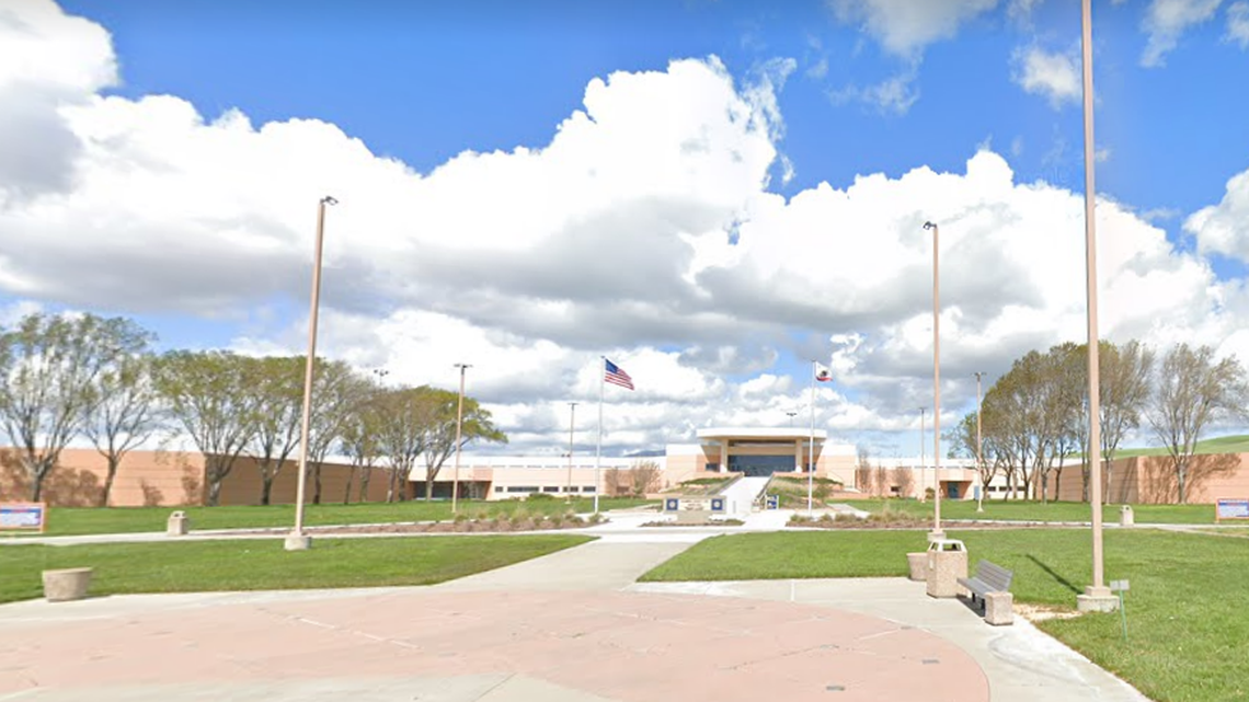 A California man died after being incarcerated in an Alameda County jail due to jail staff’s lack of medical attention, a lawsuit filed by his family says.