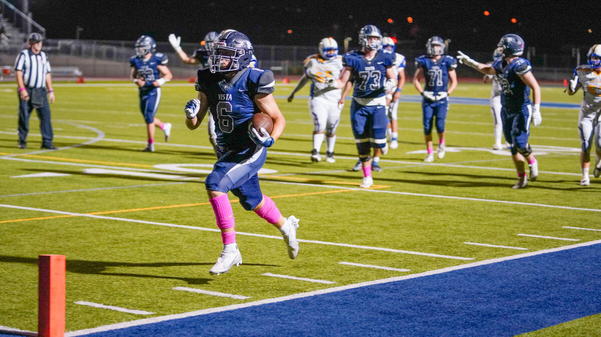 Vista del Lago senior running back Thomas Keegan (6) ran for four touchdowns in a 35-14 win over Del Campo.