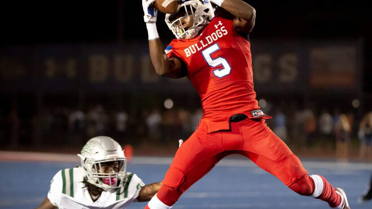 Folsom’s Elijhah Badger made a stunning one-handed grab Friday.