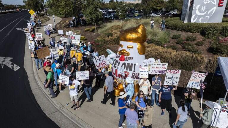 This Sacramento-area ‘No Kings’ protest wants to get out the vote. ‘Don’t be passive’