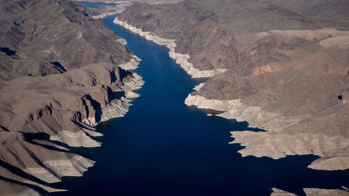 Virgin Canyon in the Lake Mead National Recreation Area, on the Arizona-Nevada border in 2021. A bathtub ring is visible on the shoreline because of low water levels.