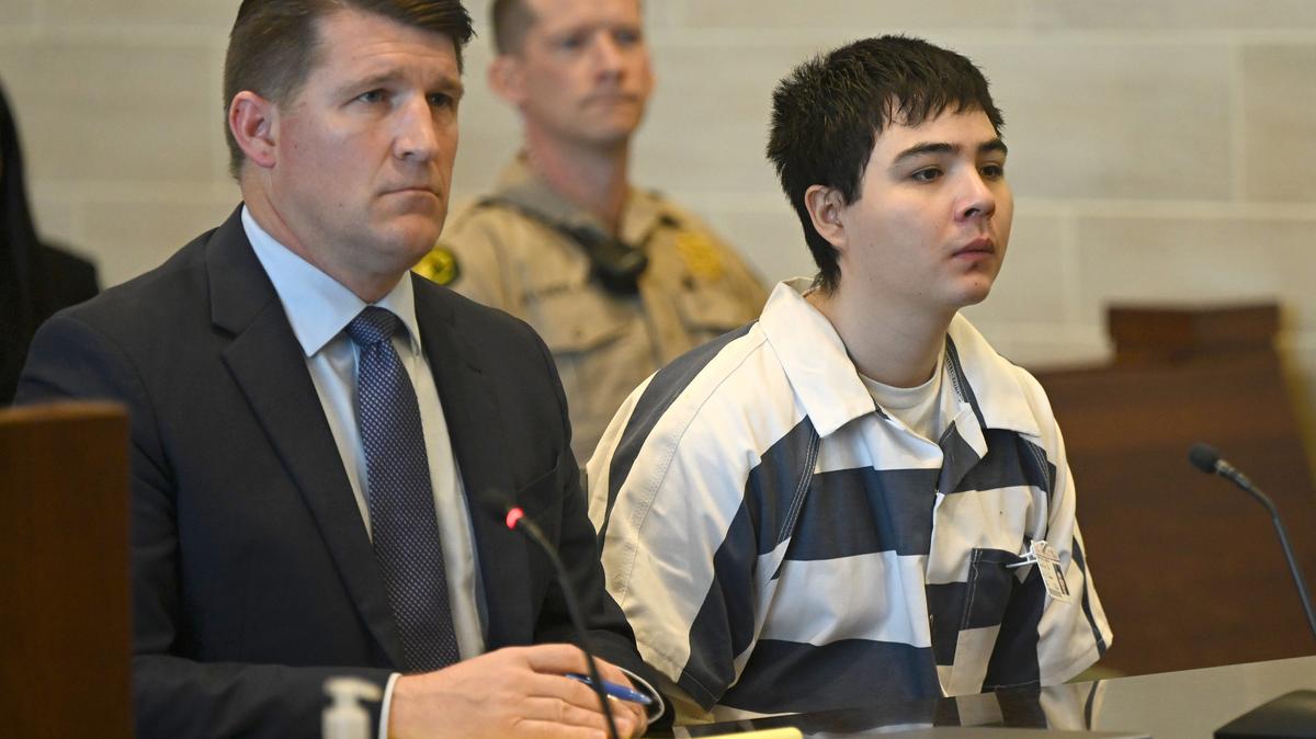 Carlos Reales Dominguez, right, listens with defense attorney Daniel Hutchinson at Yolo Superior Court in Woodland on Monday as prosecuting attorneys said they would not seek the death penalty for Dominguez, the suspect in a deadly Davis stabbing spree last spring.