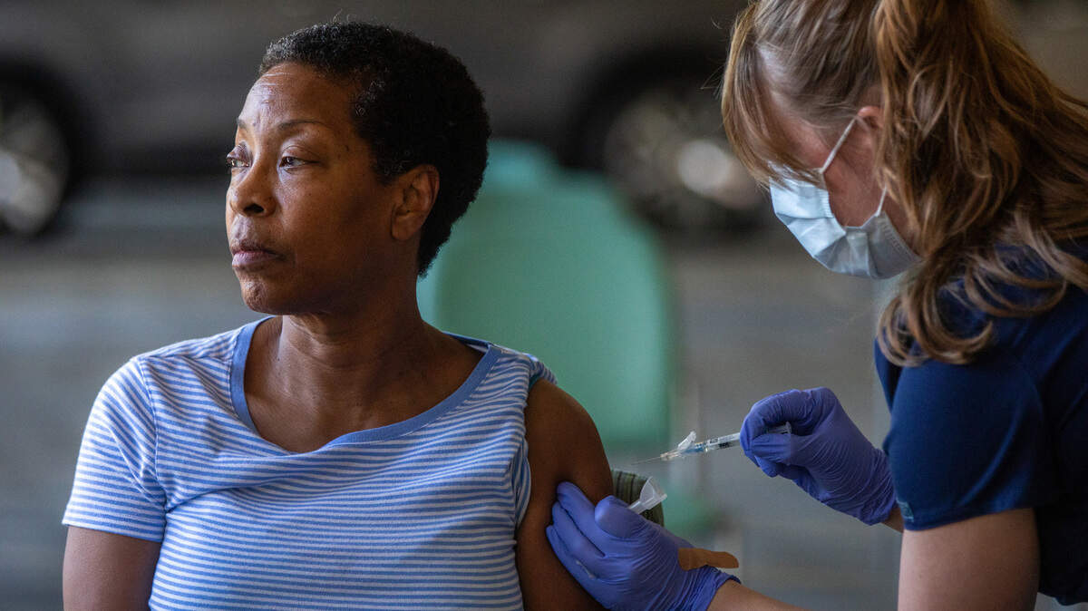 When should I get my COVID shot? ‘Viruses are more active' in California