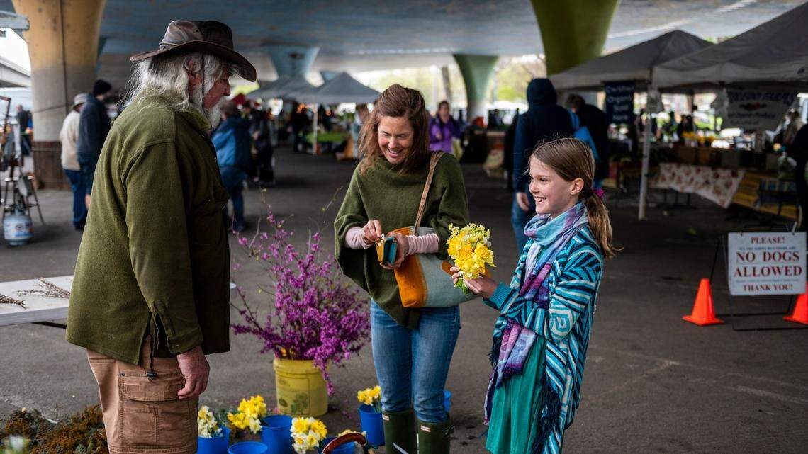 After 40 years, Sacramento’s Sunday farmers market is moving. Here’s where
