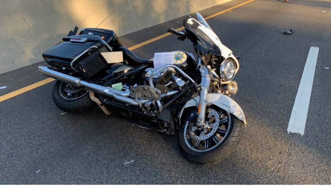 A motorcycle police officer suffered “major injuries” Friday morning after a collision on Highway 99, triggering a shutdown of northbound lanes in south Sacramento as authorities investigate the scene of the crash. He is svive.