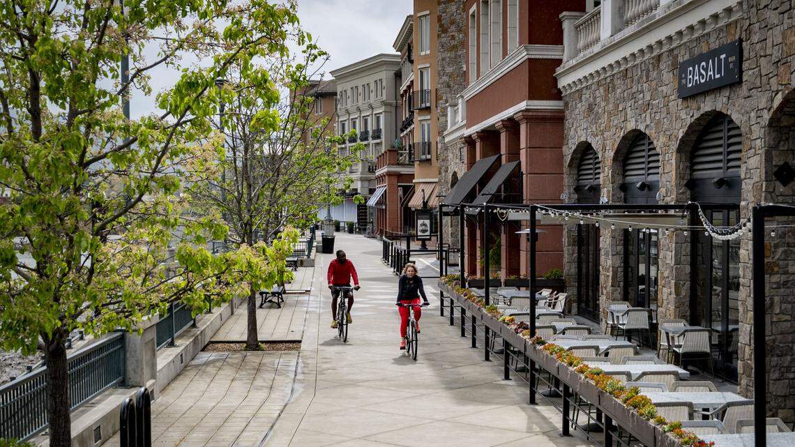 Here are 5 fun stops between Sacramento and San Francisco to hit on your next road trip