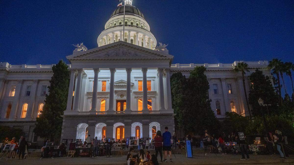 In the wake of passage of Proposition 13, columnist Clive Pinder calls on California  Democrats to enact major election reforms. 