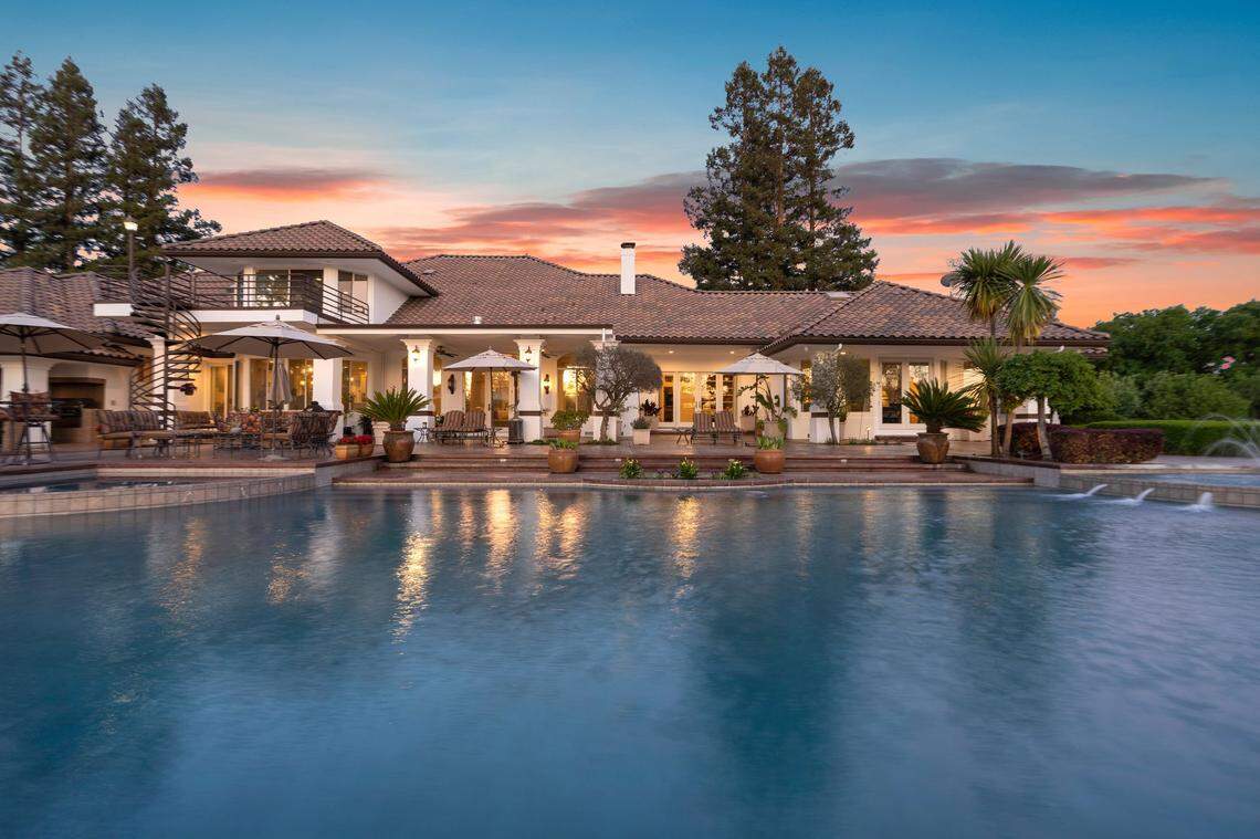 The home’s infinity edge pool.