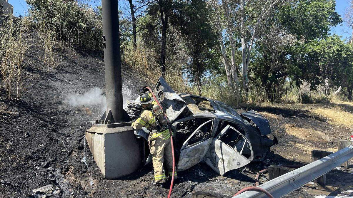 Major injuries were reported in a vehicle crash Thursday on the Capital City Freeway at the Watt Avenue overpass near Del Paso Regional Park in Sacramento.