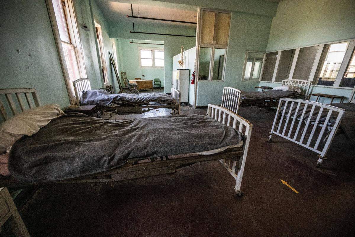 A room that served as a medical ward is preserved at Preston Castle.