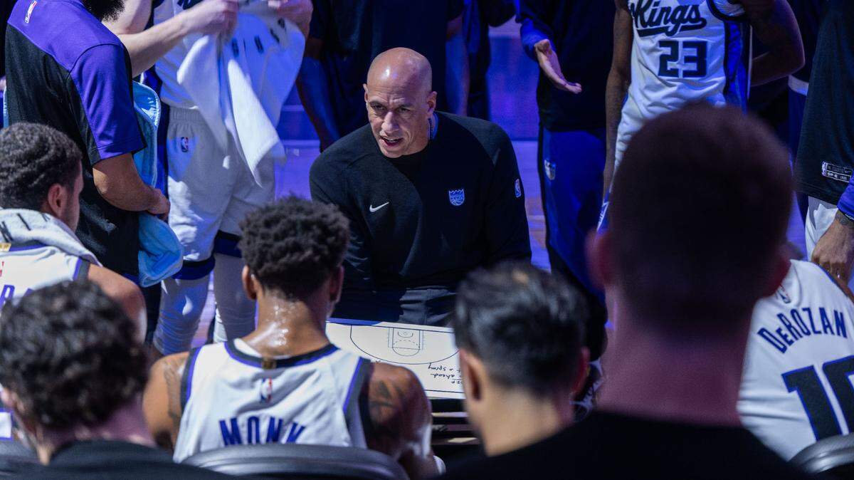 Sacramento Kings interim head coach Doug Christie talks to his players during an NBA game on Monday, Dec. 30, 2024 during his first game as coach at Golden 1 Center .