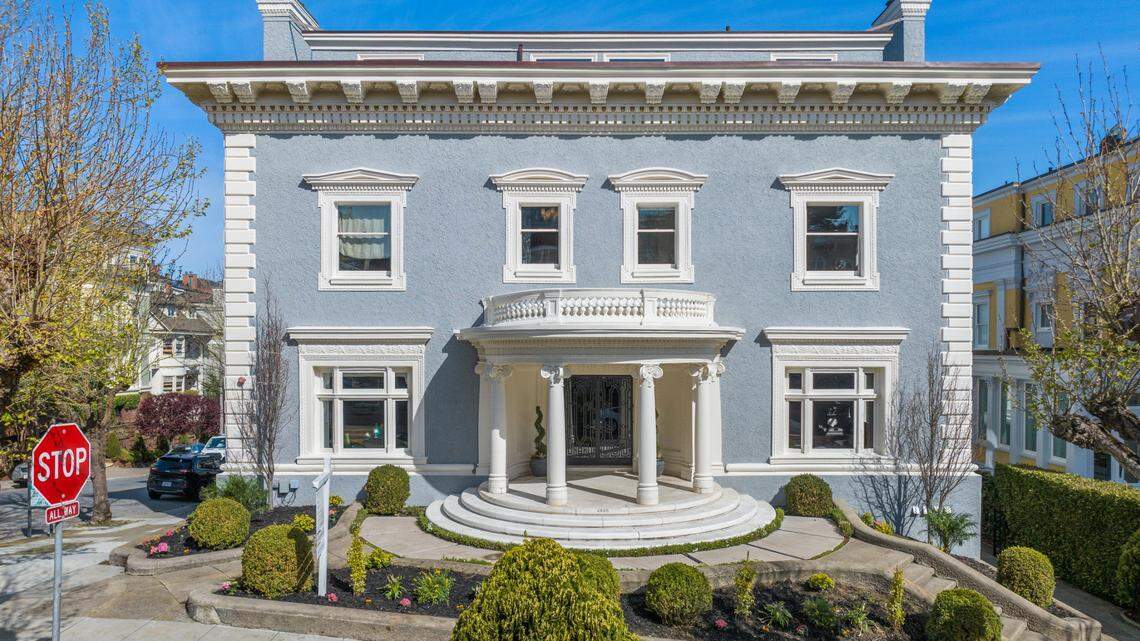 Designers ‘lovingly’ deck out 1906 San Francisco mansion on market at $20M. Behold it