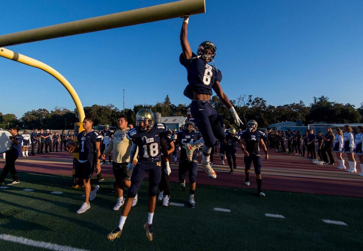 Matthew Horne (8) leads an Elk Grove team that expects to challenge for the Delta League championship.
