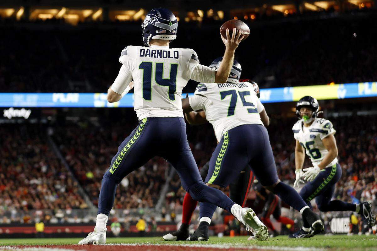 SANTA CLARA, CALIFORNIA - JANUARY 03: Sam Darnold #14 of the Seattle Seahawks throws the ball against the San Francisco 49ers during the fourth quarter of a game at Levi's Stadium on January 03, 2026 in Santa Clara, California. (Photo by Lachlan Cunningham/Getty Images)
