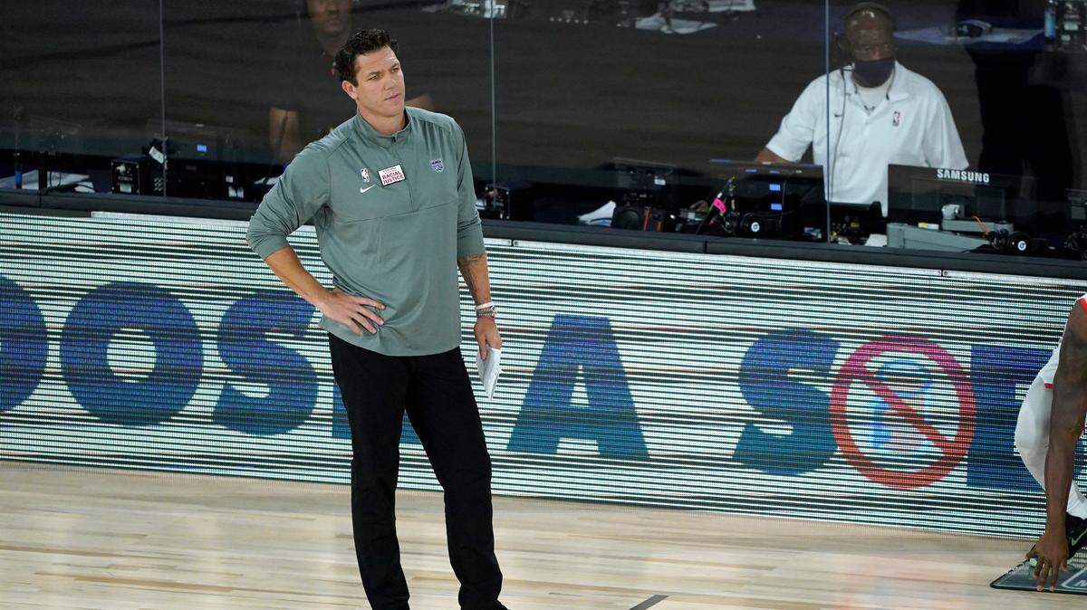 Luke Walton has coached the Kings to a 2-5 record in the NBA bubble. Sacramento plays its final game of the season Thursday.