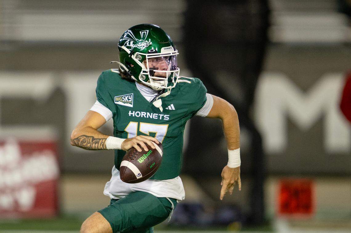 The Sacramento State Hornets quarterback Carson Conklin (17) rolls right as he looks for an open receiver against the Nicholls State Colonels in 2024. Conklin played in 2025 at Fresno State but is rejoining Sacramento State for 2026 out of the transfer portal, he confirmed this week.