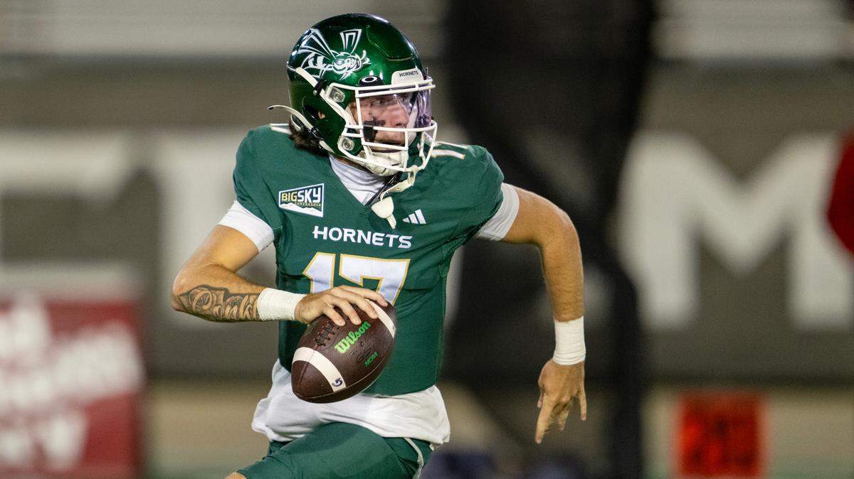 Sacramento State Hornets quarterback Carson Conklin (17) rolls right as he looks for an open receiver in the second half against the Nicholls State Colonels on Saturday at Sacramento State.