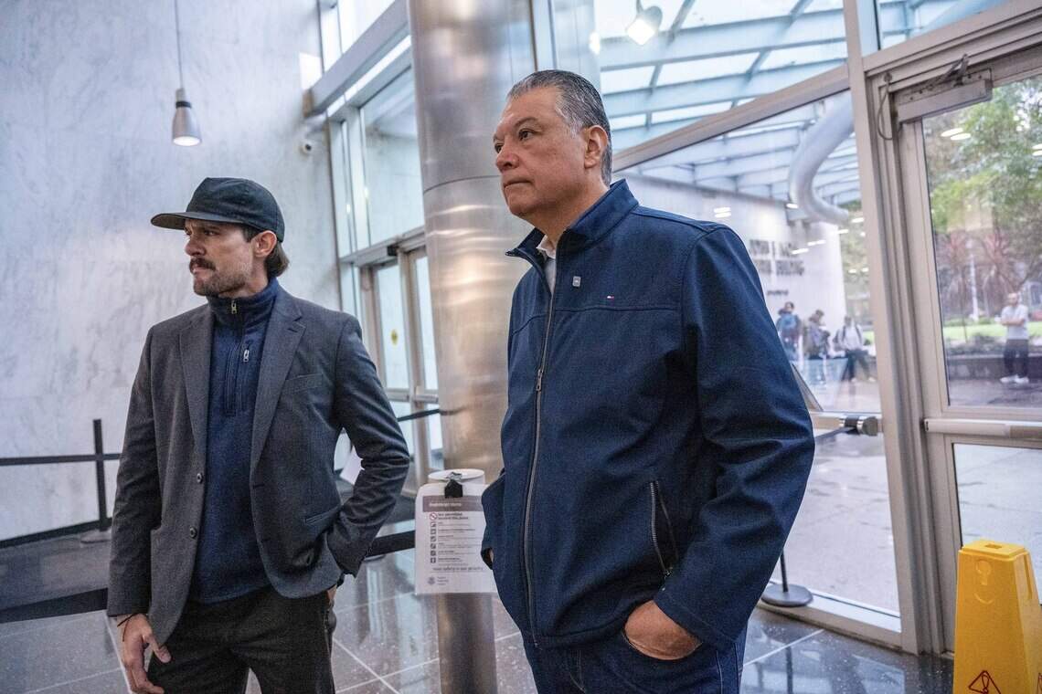 California senator shows up unannounced at an ICE holding center. What he found