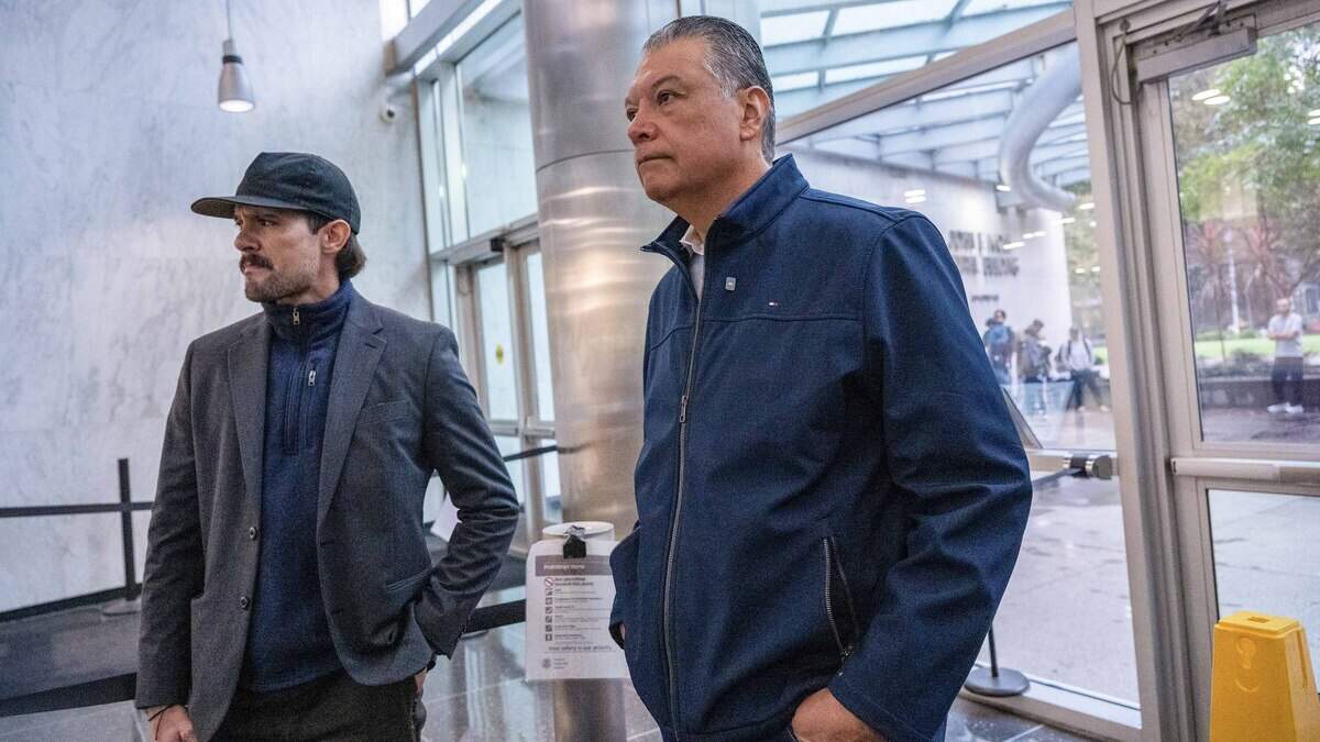 California senator shows up unannounced at an ICE holding center. What he found